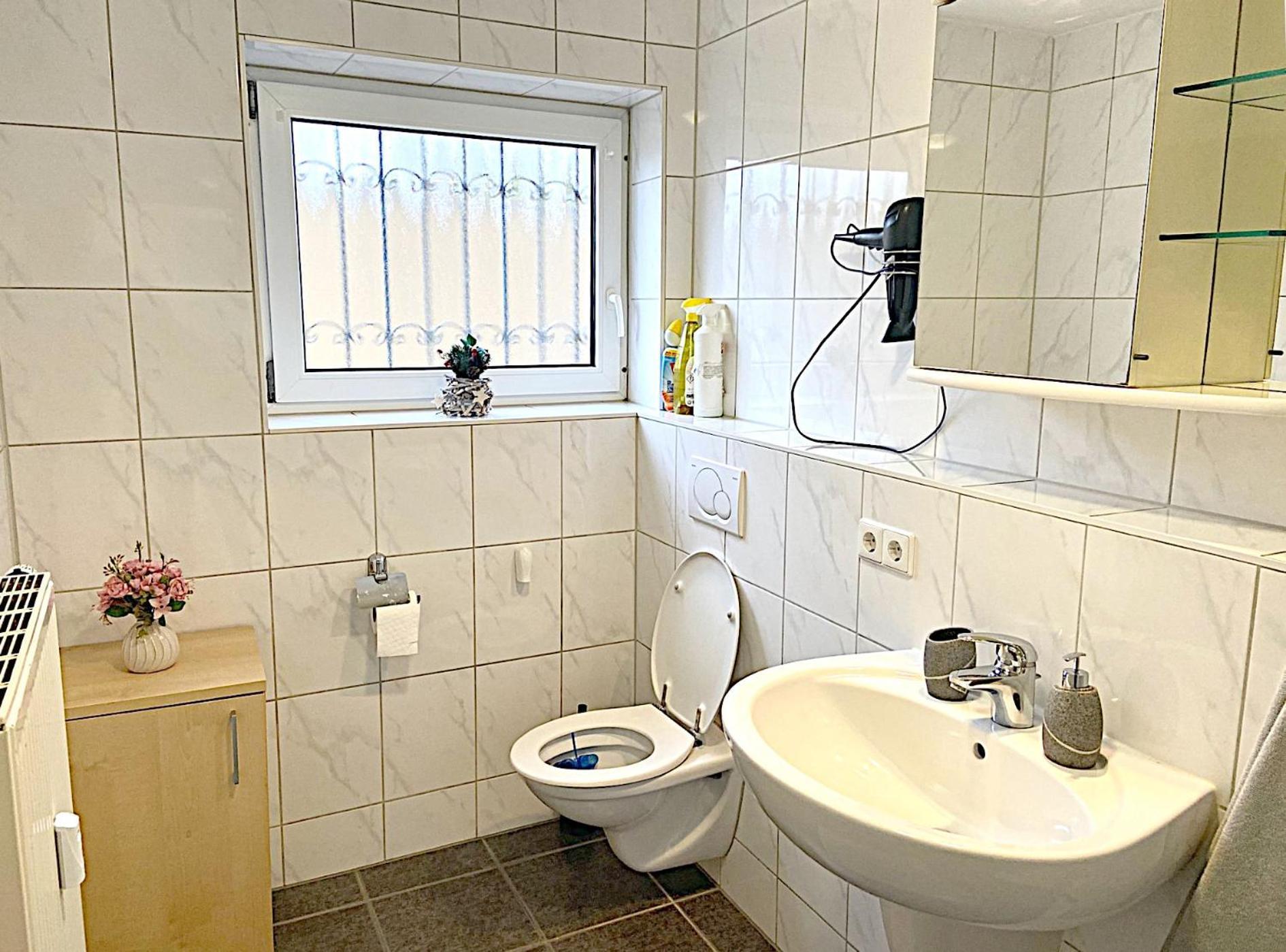 Charmanter Rueckzugsort Mit Grosser Terrasse In Idyllischer Umgebung Boeblingen Ngoại thất bức ảnh